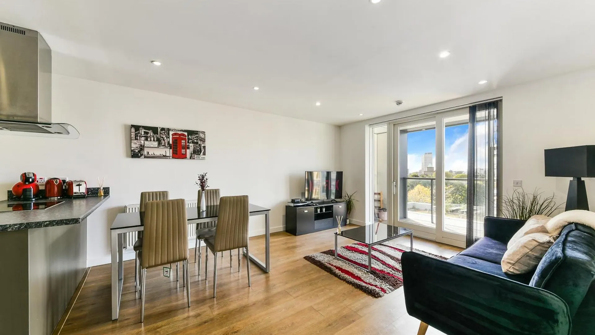 Incredible 2 Bed, 2 Bath Flat In Canary Wharf London