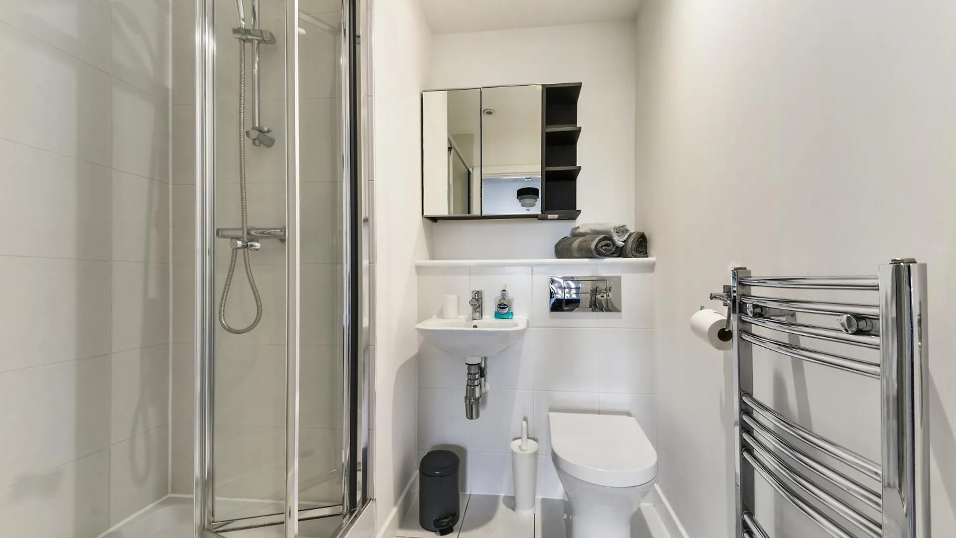 Apartment Incredible 2 Bed, 2 Bath Flat In Canary Wharf London