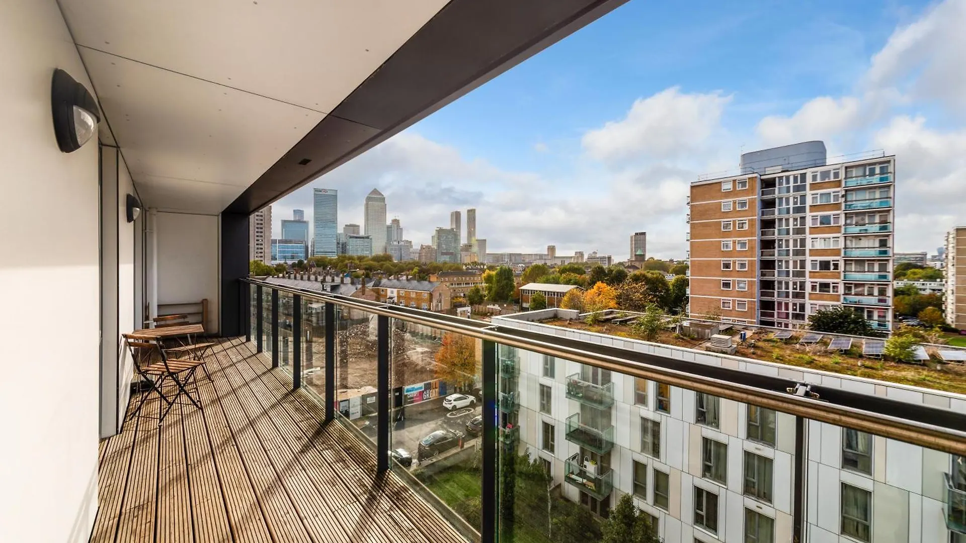 Incredible 2 Bed, 2 Bath Flat In Canary Wharf London Apartment